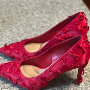 Gianni Bini Red Satin Bow Heels